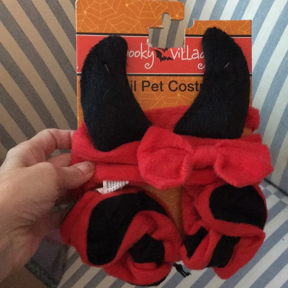 New Dog Devil Halloween costume 👹 One Size Small to Medium dog